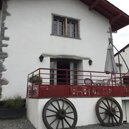 Larrondoa Maison Nyaraló