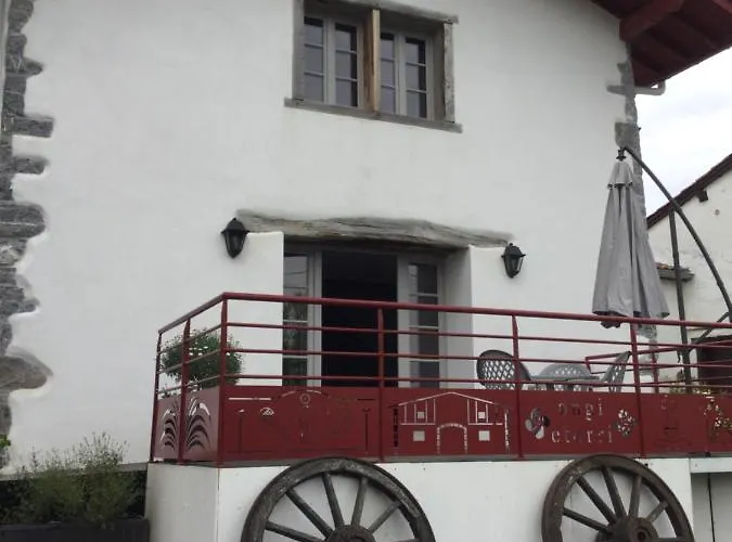 Larrondoa Maison Feriehus